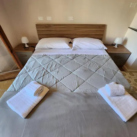 Sorrento's Holidays Homestay *
