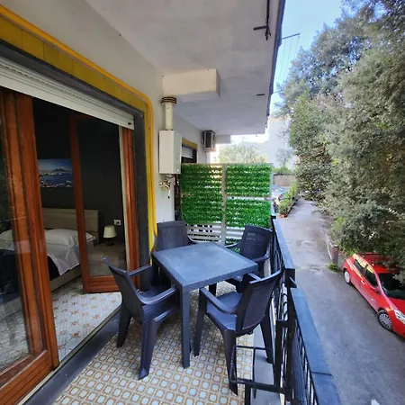 Sorrento's Holidays Homestay *
